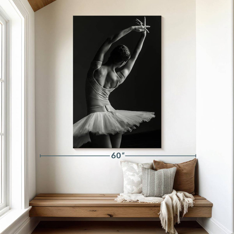 Pose de ballerine, H 51 po x l 34 po