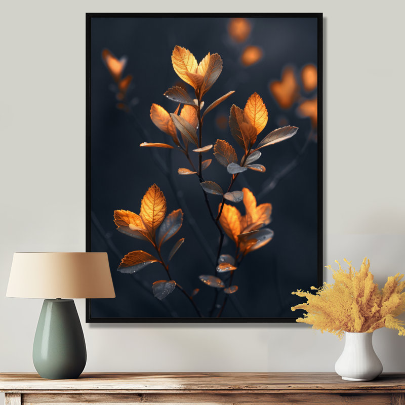 Eucalyptus doré Golden Hour Glow - Décoration murale plantes, Toile avec cadre flottant noir, H 32 po x l 16 po x P 1 po
