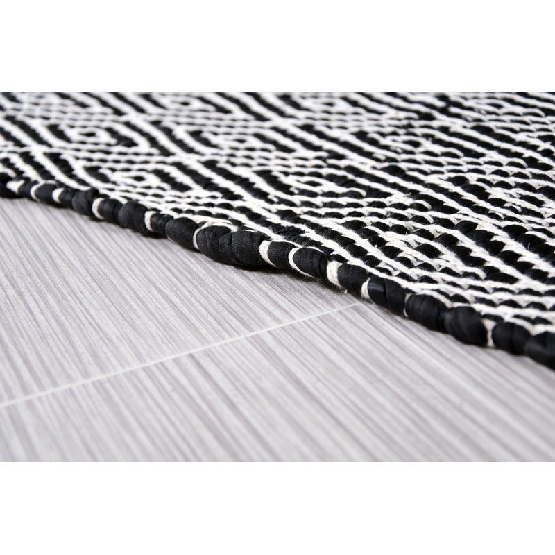 Arnar Argyle Indoor Rug, Rectangle 3' x 5'