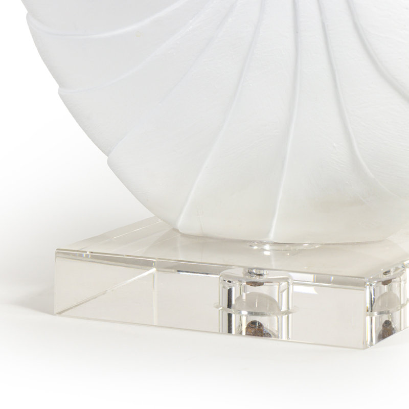 Grand Nautilus (blanc), 16.5" H x 10.75" W x 6.75" D