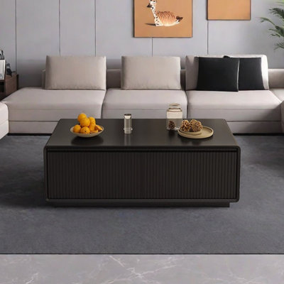 Table basse minimaliste au design minimaliste