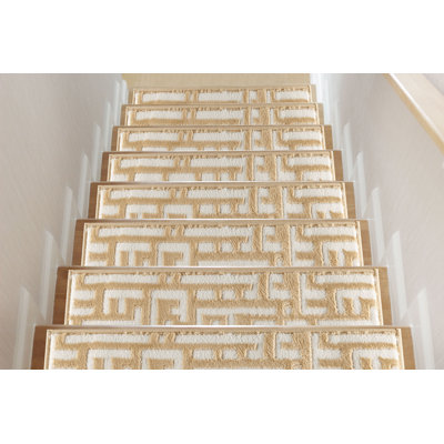 Tapis d'escalier moderne et géométrique beige