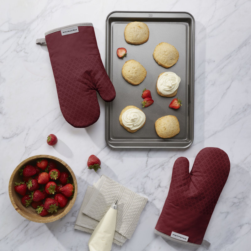 KitchenAid Asteroid Solid Textured Oven Mitt, Berry