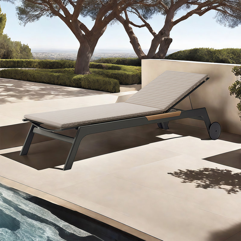 Chaise longue d'extérieur pour piscine