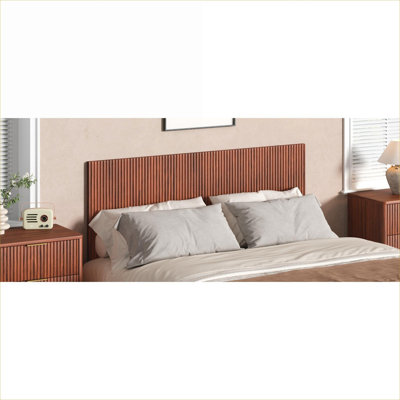 Tête de lit murale en panneau de fibres à densité moyenne de couleur brune pour les chambres à coucher de taille grand, design bohémien moderne à grain de bois ondulé de 60,8 pouces de largeur