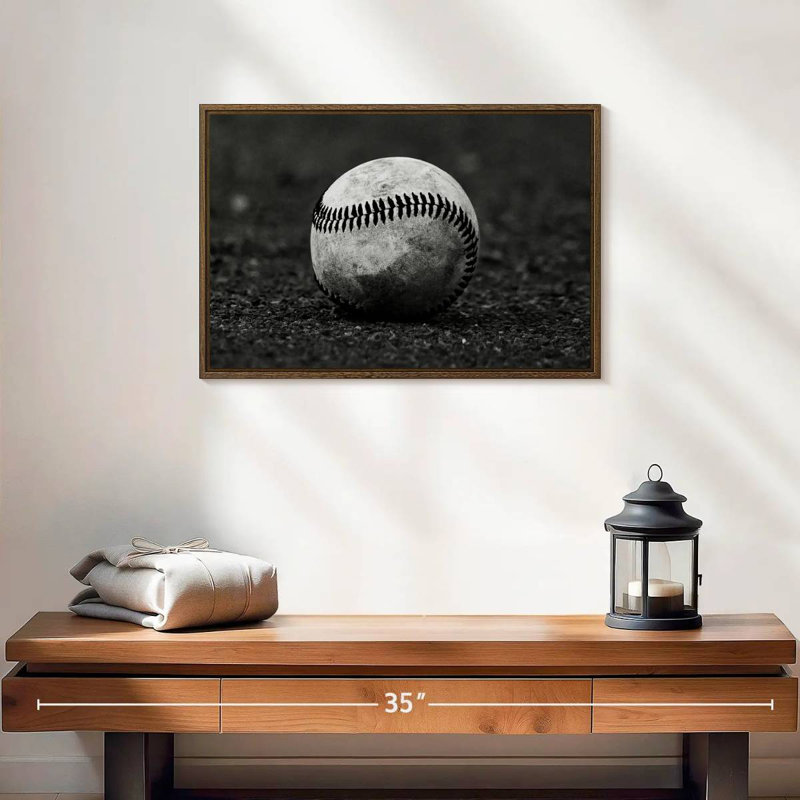 Baseball monochrome, 19 po x 13 po, Cadre flottant noyer