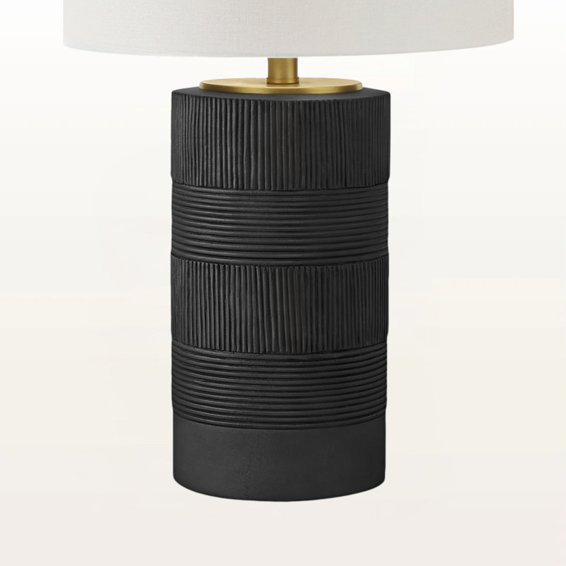 Lampe de table en résine et ivoire / abat-jour noir Giovanni, H 23,54 po x l 13,83 po x P 13,73 po