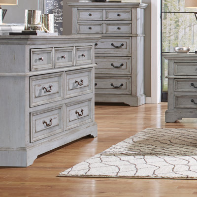 Eamon 64.25'' W 7 - Drawer Dresser