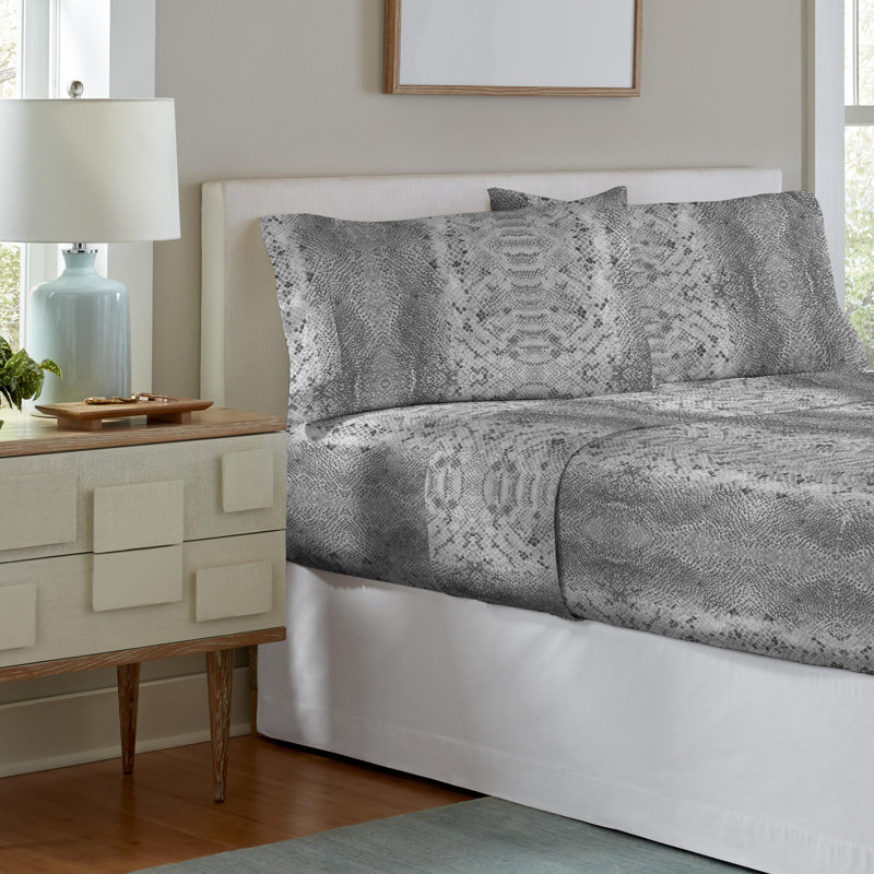 Pointehaven 180 GSM Printed Flannel 100% Cotton Deep Pocket Sheet Set, Full Sheet Set with 2 Pillowcases, Python