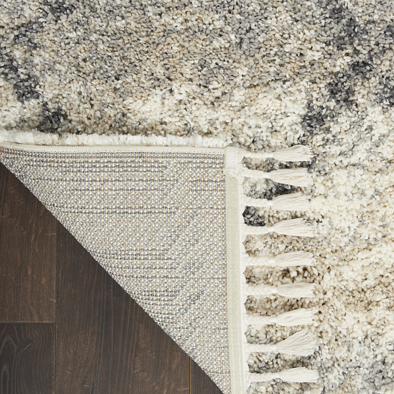 Ileyah Geometric Indoor Rug, Rectangle 5'3" x 7'9"