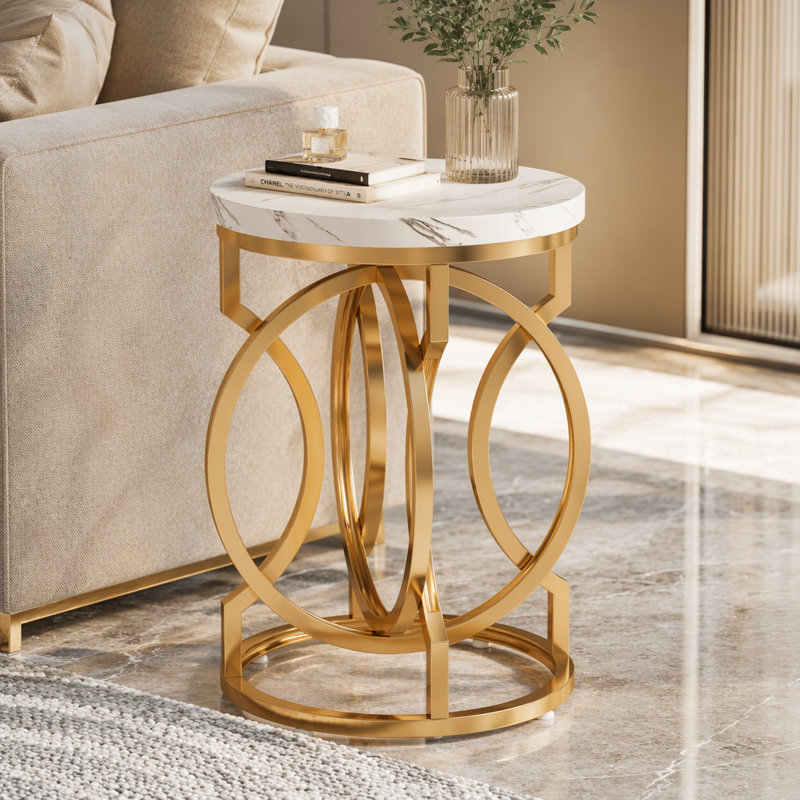 Table de bout ronde de 20 po avec plateau en faux marbre, table d'appoint moderne avec base dorée en forme de O, table de chevet pour le salon et la chambre à coucher, finition blanche et dorée