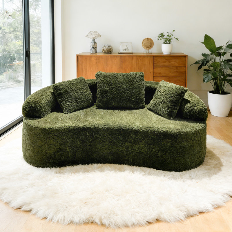 Canapé 65 po courbé vert sauge pour le salon, canapé de plancher en nuage moelleux et moelleux de luxe moderne avec 3 coussins décoratifs pour petits espaces, aucun assemblage requis