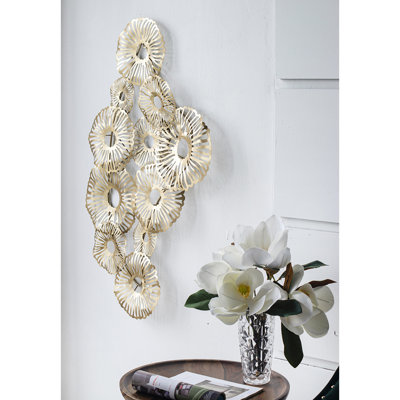 Accessoire mural en fer doré 24 po x 2 po x 42 po - convient aux espaces de vie modernes et aux accents dorés qui rehaussent les pièces glamour