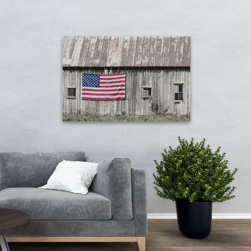 Vieille grange patriotique - photographie de ferme contemporaine, H 32 po x l 48 po