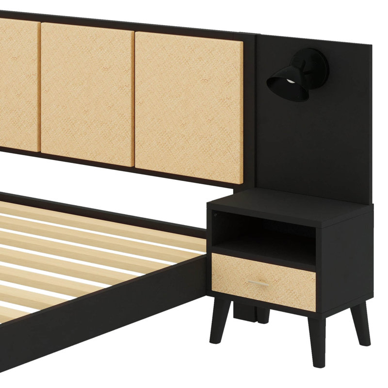 Structure de lit grand format en bois massif jumelée à des tables de chevet et une lampe assorties, Noir