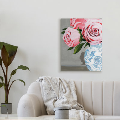«Blossoming Pink Roses in Ornate Blue Vase» par Grace Popp - impression