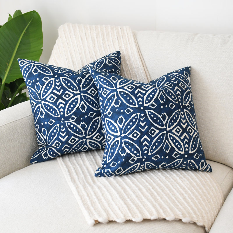 Ensemble de 2 coussins d'extérieur indigo tropical Batik, Carré 18 po,  Housse de coussin avec insert