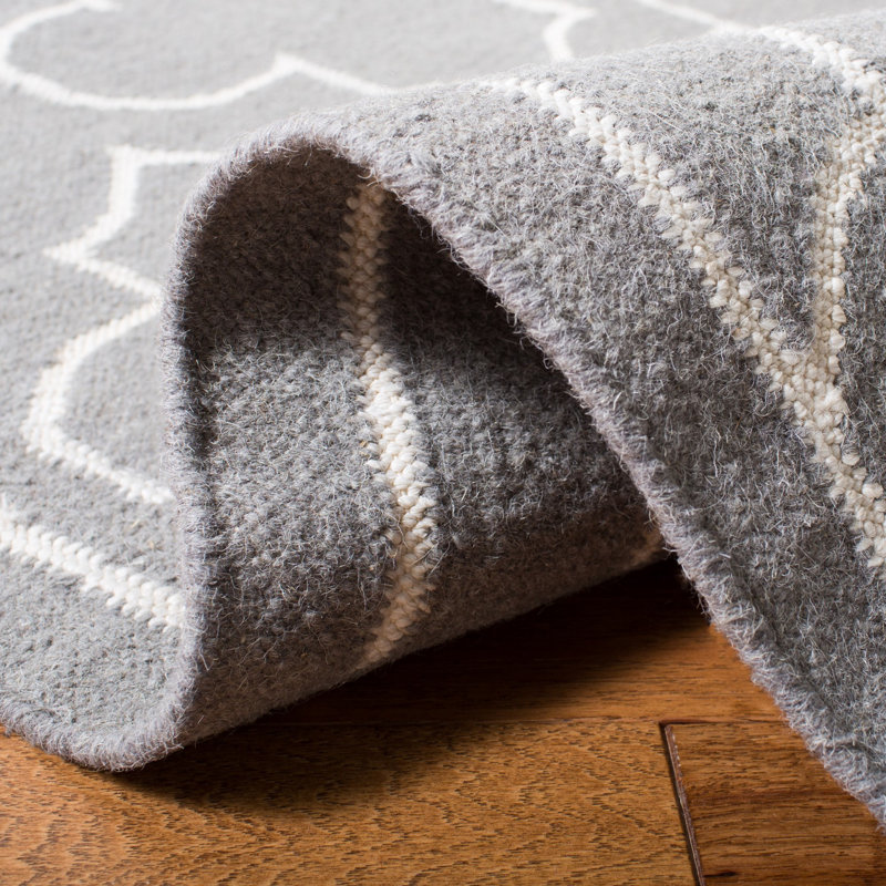Rodgers Hand Woven Flat Weave Banana Silk/Wool/Cotton Geometric Rug in Ivory/Gray, Round 7'