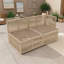 Ensemble de mobilier de jardin modulaire en rotin en PE avec structure en fer antirouille, coussins, table basse en verre et étagère.