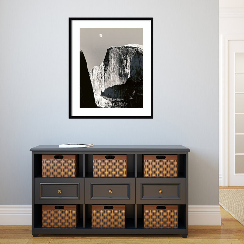 «Moon over Half Dome» par Ansel Adams - reproduction d'un seul cadre, Cadre noir, L 28 po x H 33 po x P 1 po