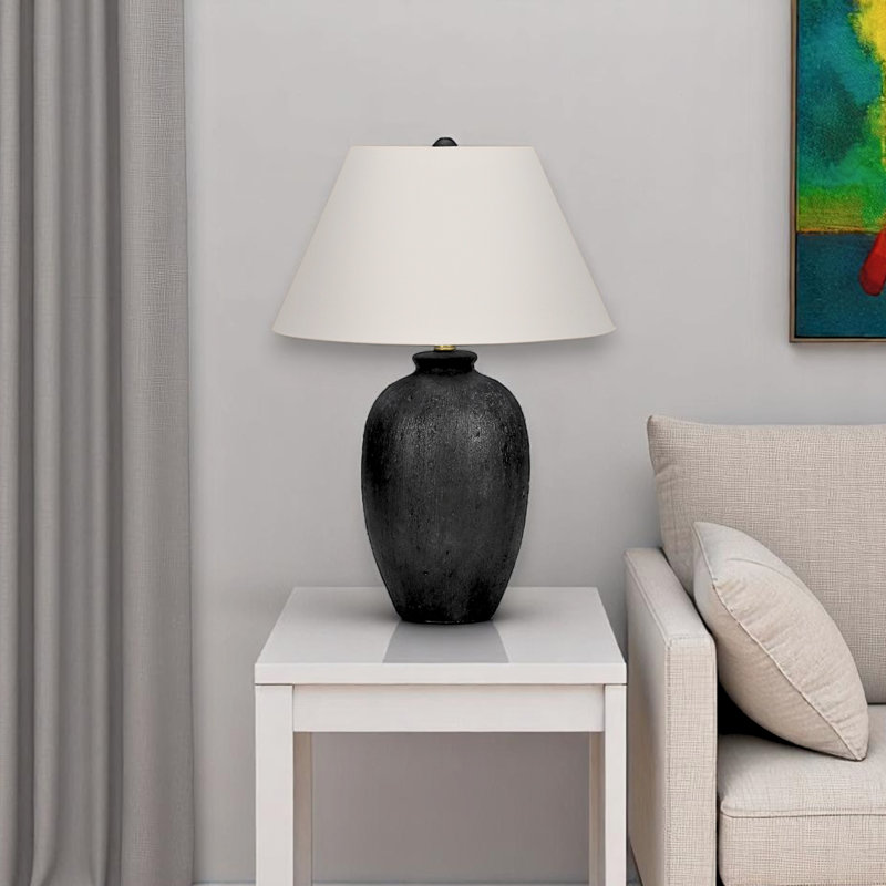 Lampe de table Gervais en céramique noire et ivoire / crème, H 23,74 po x l 16,83 po x P 16,77 po