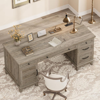Bureau de style campagnard en bois de 152 cm avec tiroirs, bureau de direction avec caisson réglable, bureau pour le télétravail avec prises électriques, bureau d'écriture vieilli pour le travail et les études