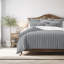 Ensemble d'édredon en coton gris à rayures 8 pièces Shay-109897056