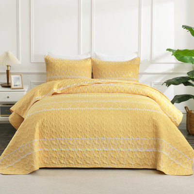 Andency Yellow King Size Quilt Set, 3 Pieces Boho Lightweight Soft Striped Bedspread for All Season (106"x96"), Printed Bohemian Microfiber Reversible Coverlet Comforter Sets