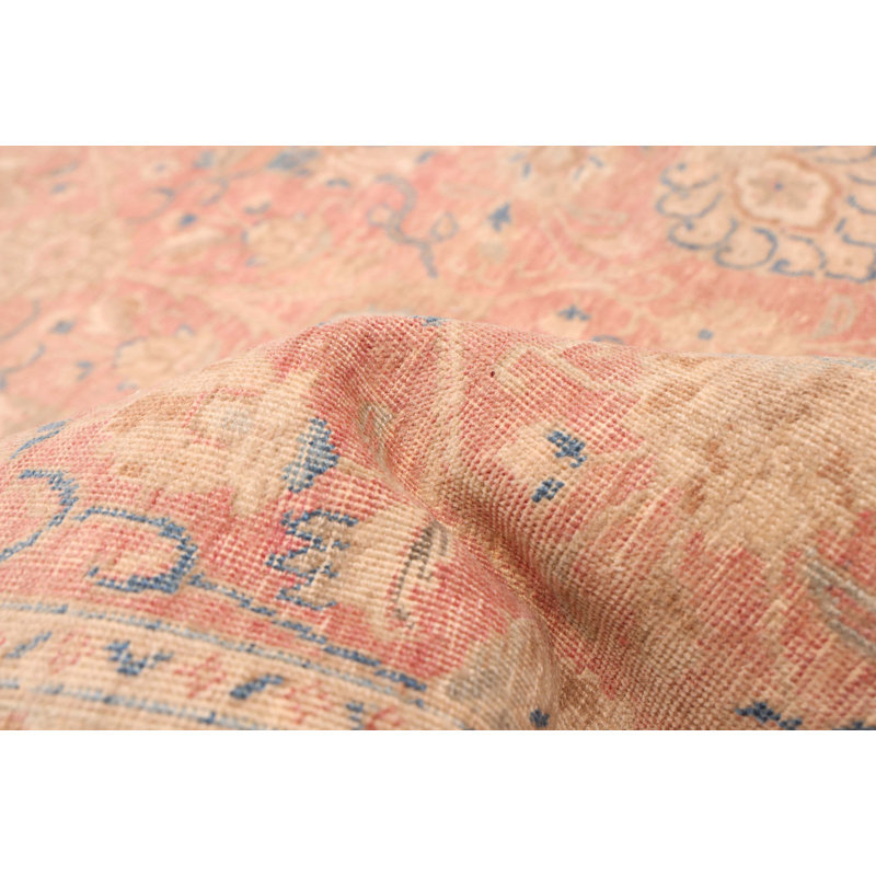 Tapis rose Antalya 7 pi 8 po x 9 pi 11 po