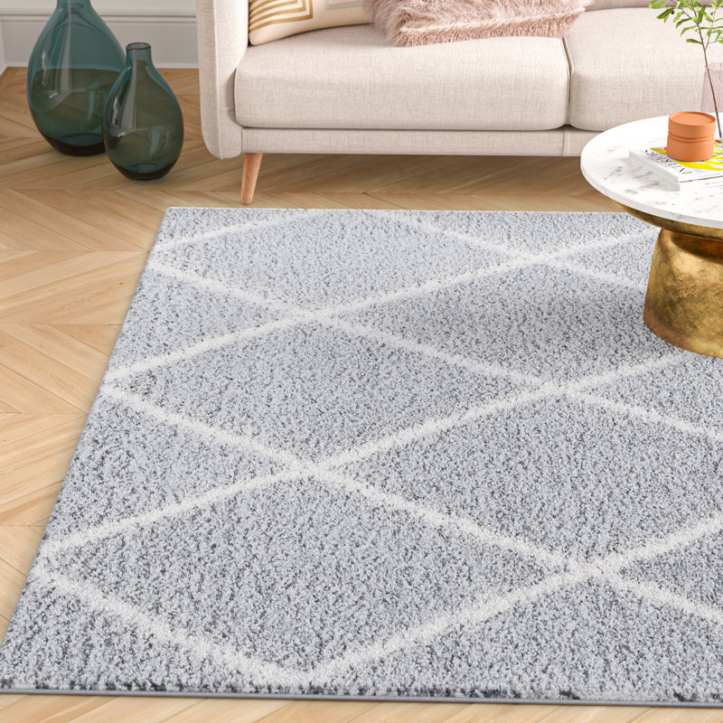 Tapis argenté Attebery, Rectangle 8 pi 9 po x 12 pi 2 po