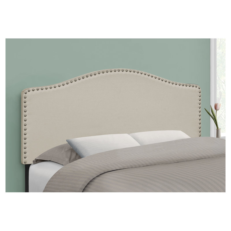 Tête de lit double rembourrée en tissu d'aspect lin beige avec plateau arqué et garniture cloutée