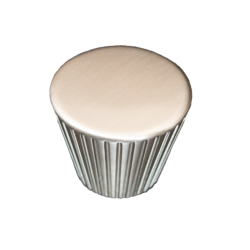 Poignée linéaire linéaire de 1 1/8 po de diamètre, Nickel satiné