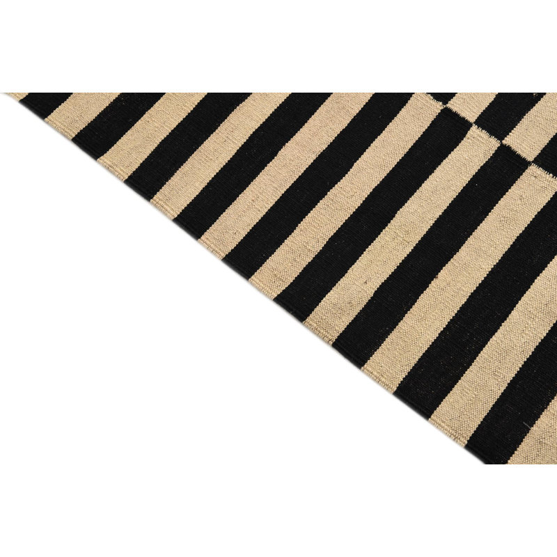Tapis noir et blanc Petrella
