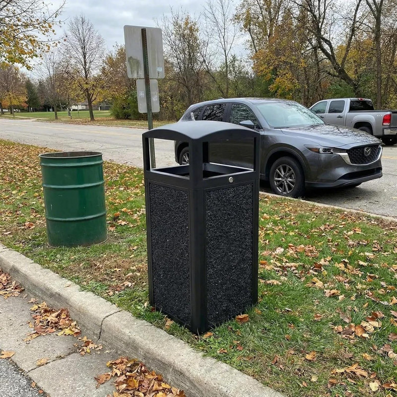 Commercial Outdoor Trash Can with Locking Lid - 13.5 Gallon