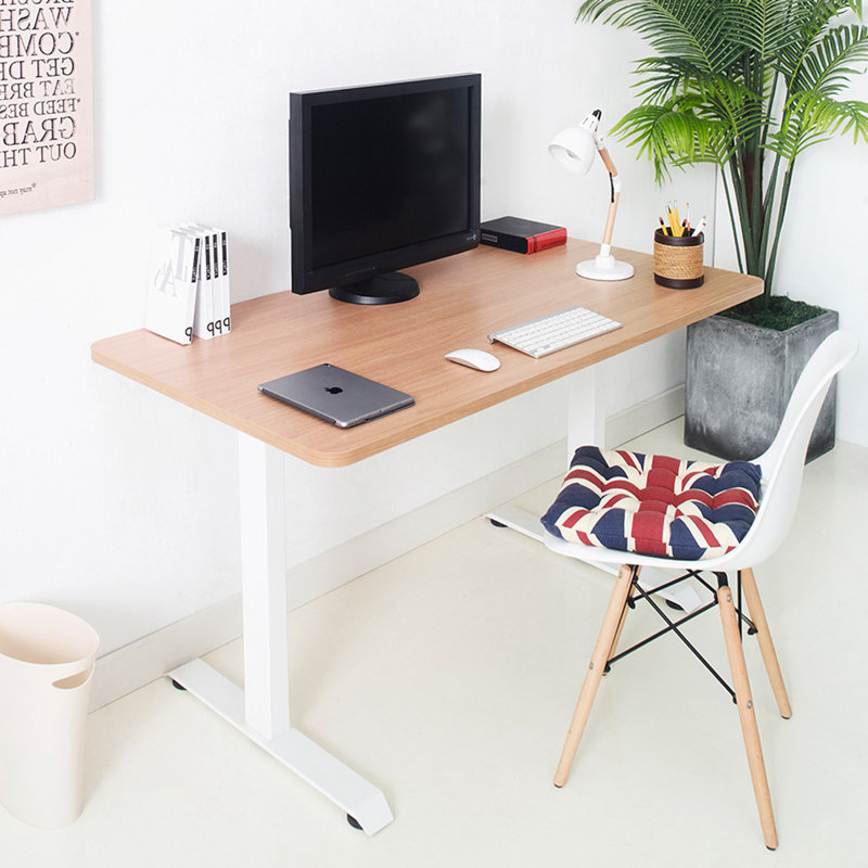 Bureau d'ordinateur avec pieds en bois et métal