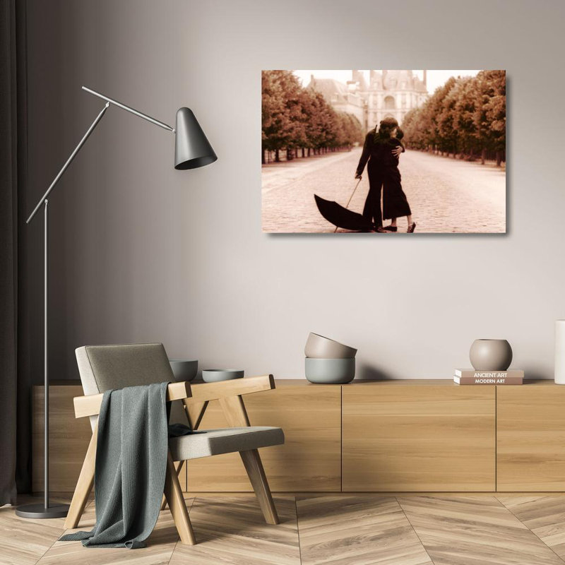 Parisian Kiss, 16" H x 24" W