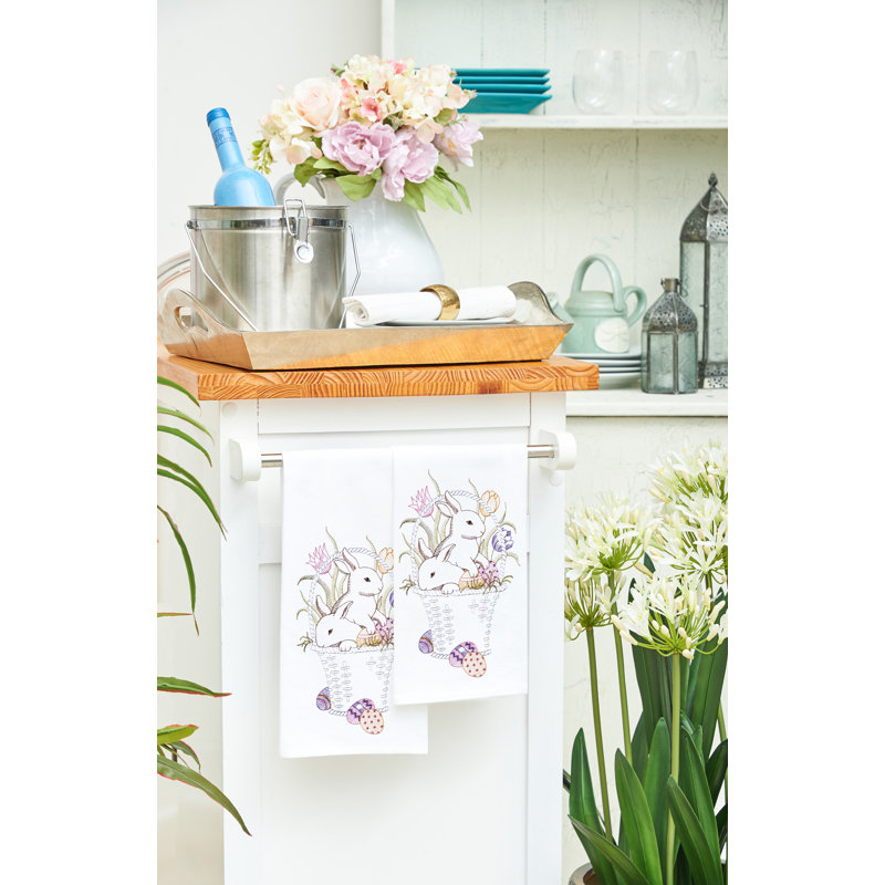 Serviette de lapin, Panier blanc / rose / vert
