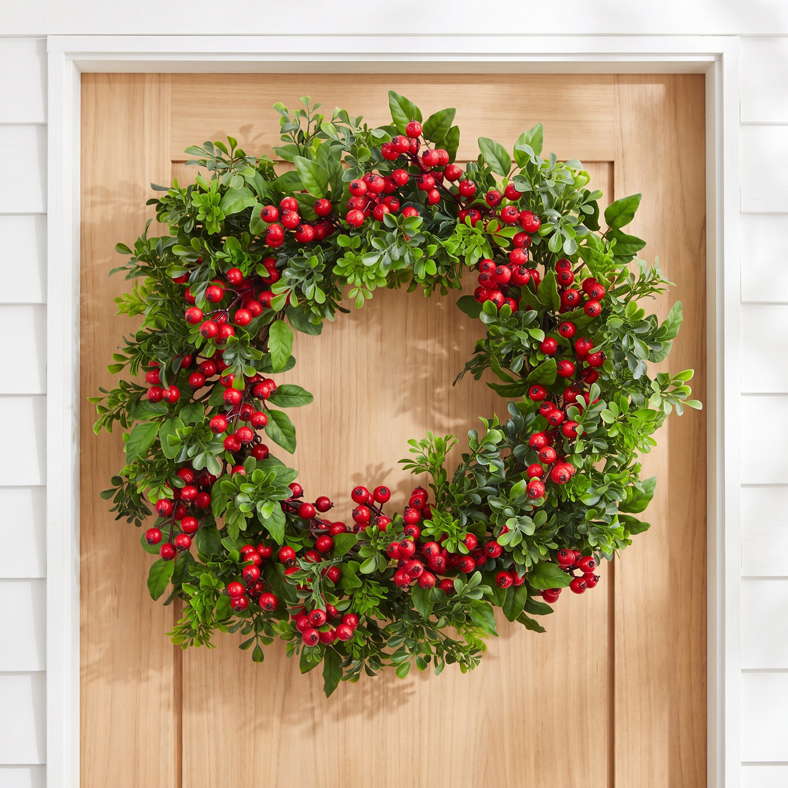 24'' Handcrafted Polyester Wreath