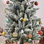 Arbre de Noël artificiel pin enneigé 6 pi avec branches réalistes et 394 pointes
