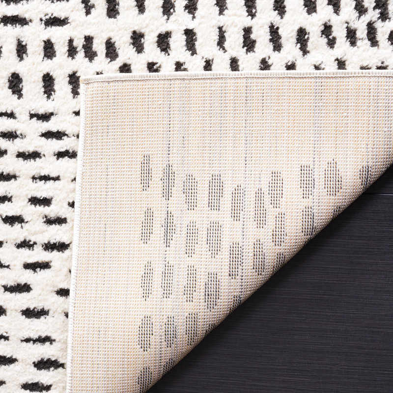 Megnan Area Rug In Ivory & Black, Rectangle 122 x 183cm