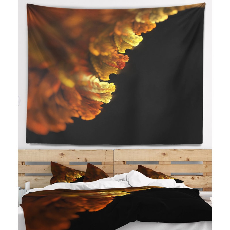 Motif floral abstrait sur fond jaune, H 50 po x l 60 po