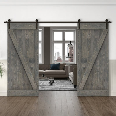 Porte de grange en bois massif lambrissé et métal