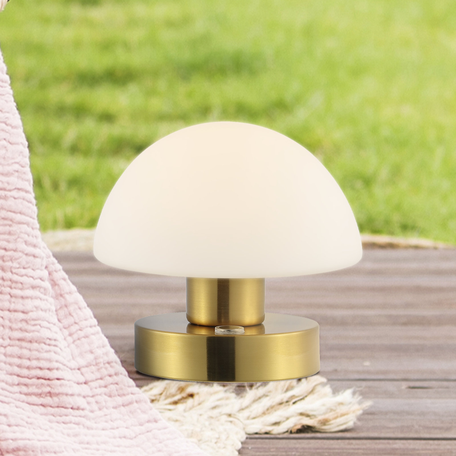 Varena Desk Lamp, Brass Gold