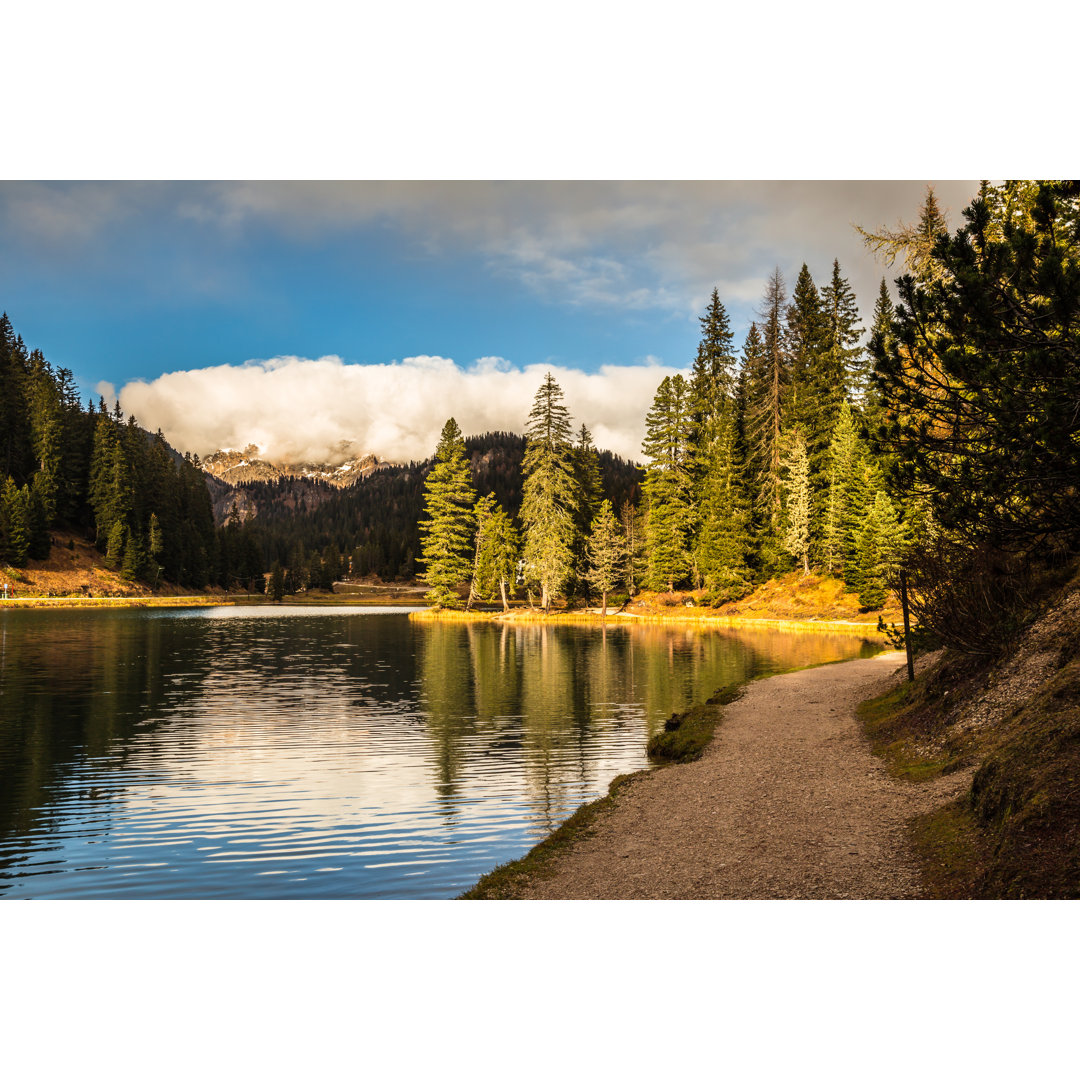 Leinwandbild Misurina See in den Dolomiten