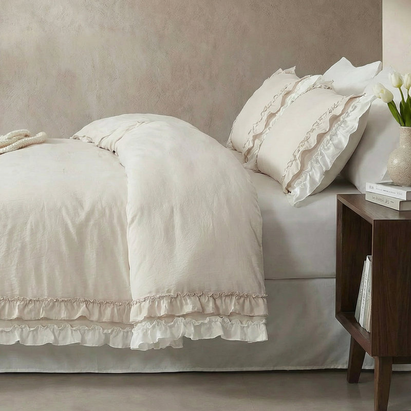 Ensemble de literie à housse de couette à volants Avocado, Beige / Blanc, Housse de couette très grand et 2 taies d'oreille