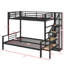 Lit superposé en métal avec lits simples au-dessus d'un lit double, escalier de rangement et garde-robe ouverte-114355487