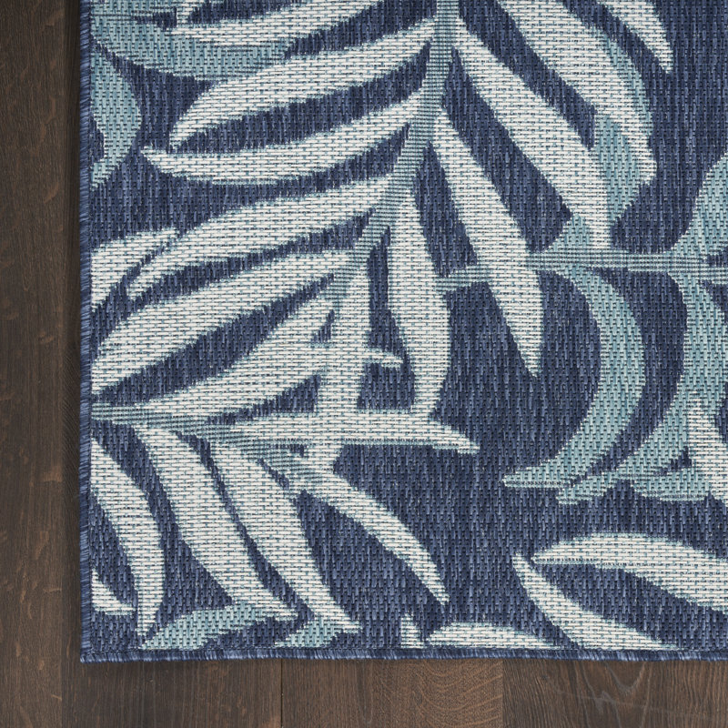Alizay Floral Polypropylene Indoor/Outdoor Area Rug in White/Navy Blue, Runner 2' x 6'