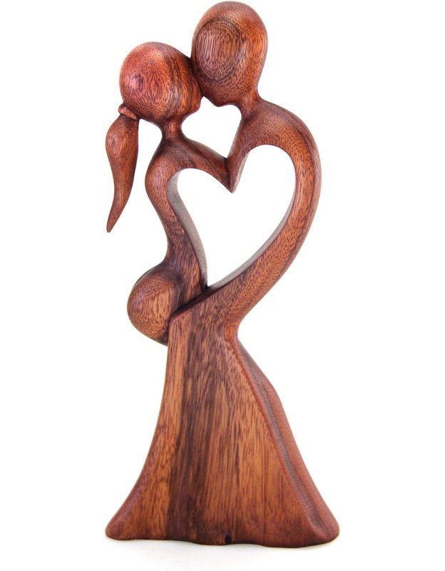Statue romantique en bois à la main