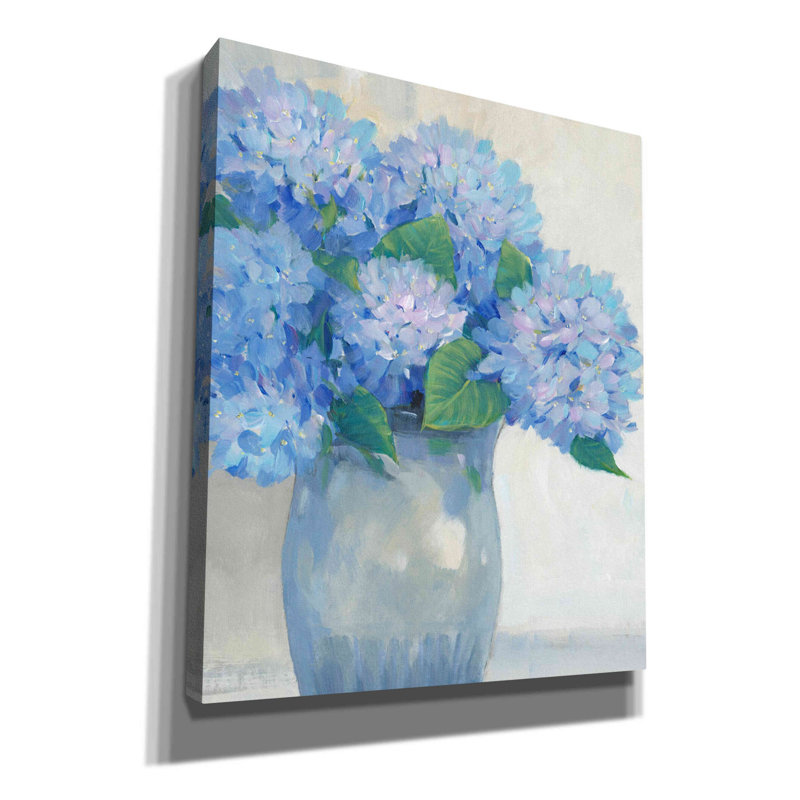 «Blue Hydrangeas In Vase I» par Tim O'toole, art mural sur toile, H 24 po x l 20 po x P 0,75 po