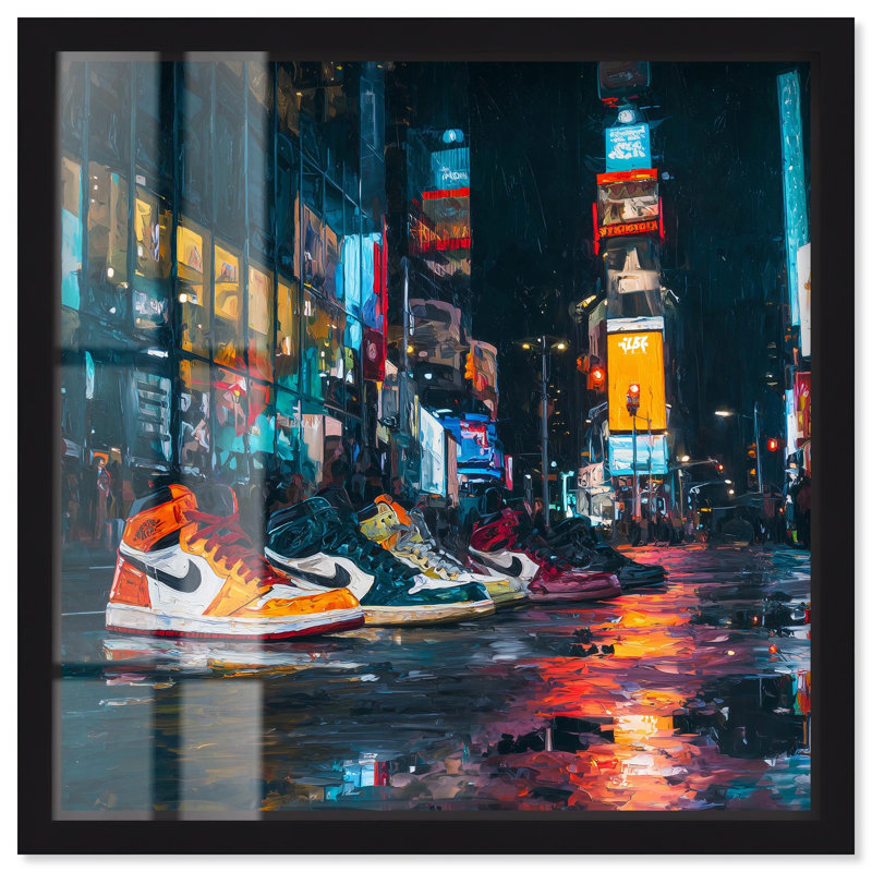 «Times Square Sneakers», reproduction d'art par Shadybox par Art Remedy, H 31 po x l 31 po, Noir
